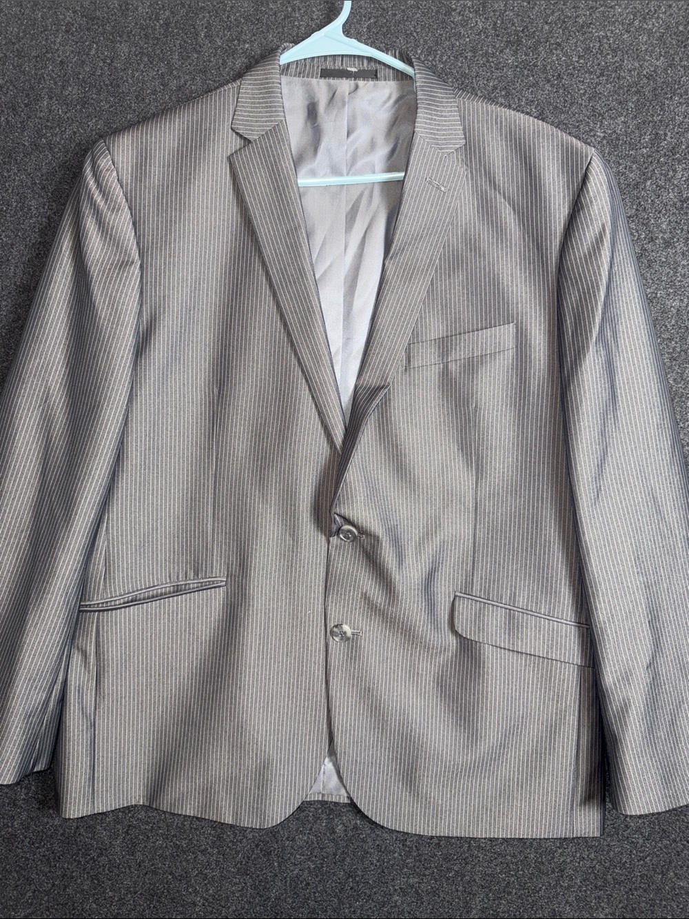 Kenneth Cole Unlisted Mens Grey Pinstripe 2 Piece Suit 46R W40 LL711